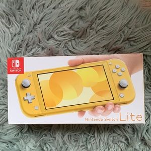 Nintendo Switch Lite + Animal Crossing Game